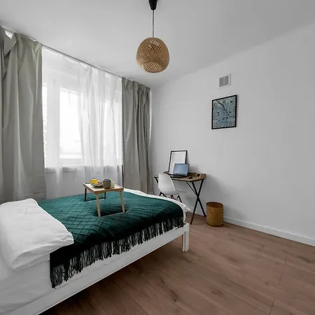 Downtown - Balcony&workspace - By Rentujemy Apartment Warsaw